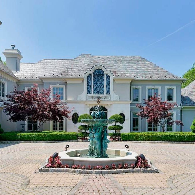 В мире есть гигантское множество вариантов жизни, этот дом - один из возможных атрибутов чьей-то ... - 5