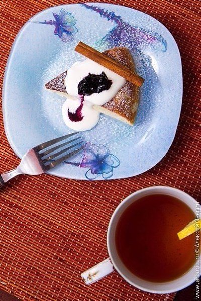 Творожная запеканка.Количество порций: 4 шт.Ингредиенты:Творог — 600 г Куриные яйца — 2 шт.Ванильный ... - 2