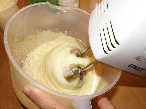 Шарлотка. Этот пирог всегда меня выручает, когда «гости на пороге», рецепт простой, выпекается ... - 3