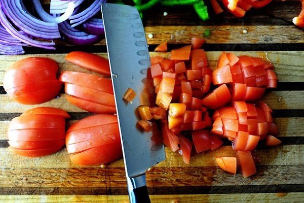 Острая паста с курицей .2 куриные груди 1/2 упаковка фетучини (или любые другие длинные) 2 сладких ... - 3