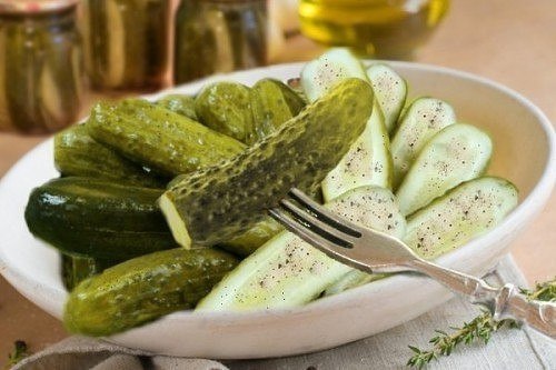 ОСТРЕНЬКИЕ ХРУСТЯЩИЕ ОГУРЧИКИ.Продукты:Огурцы - 4 кгДля маринада:1 стакан сахара3 ст. л. соли1 ...