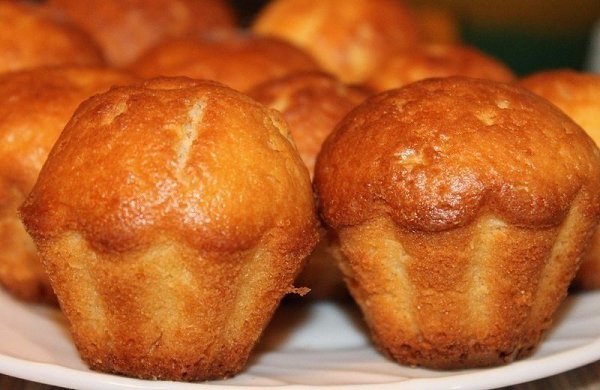 КЕКСИКИ НА СМЕТАНЕ.Ну очень нежный вкус...Тесто: 2 стол.л.сметаны, Показать полностью…2 яйца, 100 ...