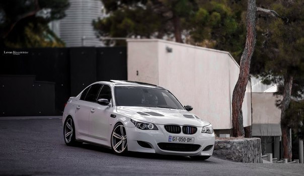 M5 (E60) - 3