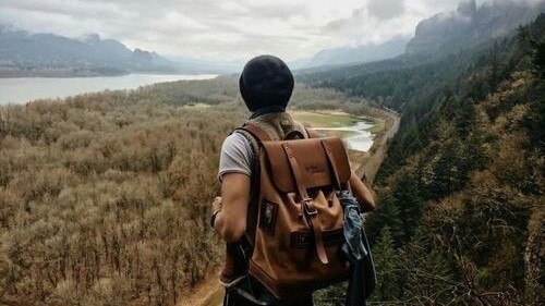 Однажды люди вдруг понимают, что им не обязательно жить так, как им говорили. Алан Китли
