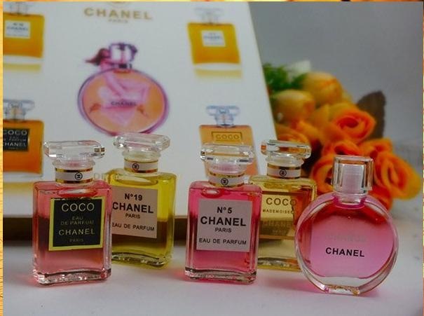      ,   !    Chanel  5  - ... - 3