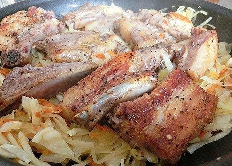 Свиные ребрышки, тушёные с капустой.Нам потребуется:Свиные ребрышки (Деликатесные) – 800-1000 ... - 3