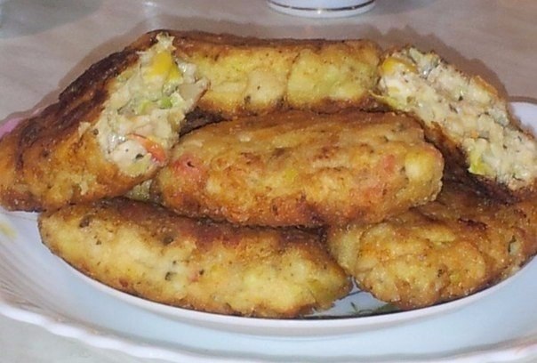 Нежнейшие котлетки по-гавайски с кукурузой.400 гр.куриного филе150 гр.кукурузы2 перца1 луковица2-3 ...