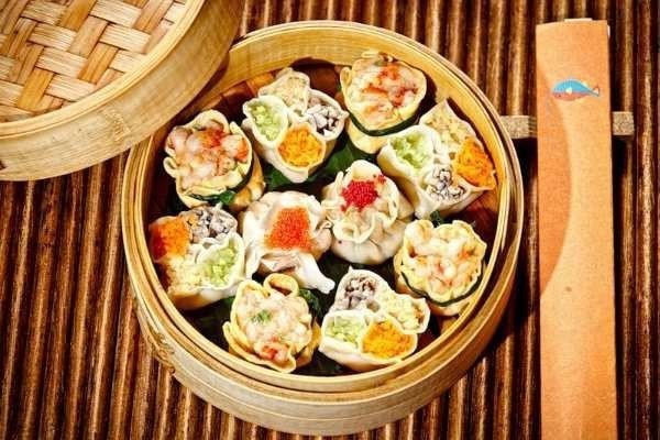Дим-самы.Дим-самы — китайские жареные или приготовленные на пару пельмени с мясным фаршем, овощами ... - 4