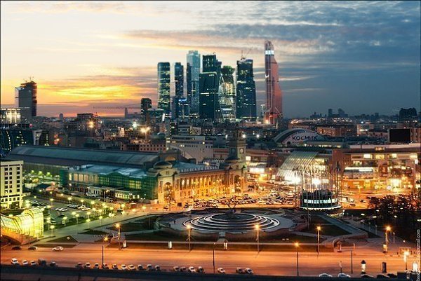 7 интересных фактов о Москве: 1. Если в Москве отключить метро, 80% людей не найдут где живут. 2. ...