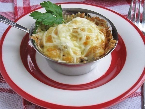 7 рецептов блюд с шампиньонами.1. Куриное филе с грибами и сливкамиИнгредиенты:Куриное филе — около ... - 5