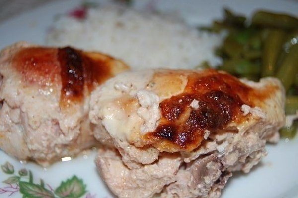 Курица в кефире.Продуктов минимум, а вкус - ну просто изумительный!Ингредиенты:- 1 курица- 0,5-0,75 ...