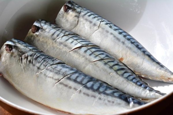 Скумбрия на решетке на углях.После приготовления вы получите 6 порцийВремя приготовления: 60 ... - 2