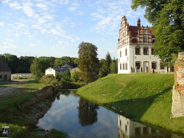   (Schloss Basedow), .  17-        ... - 12