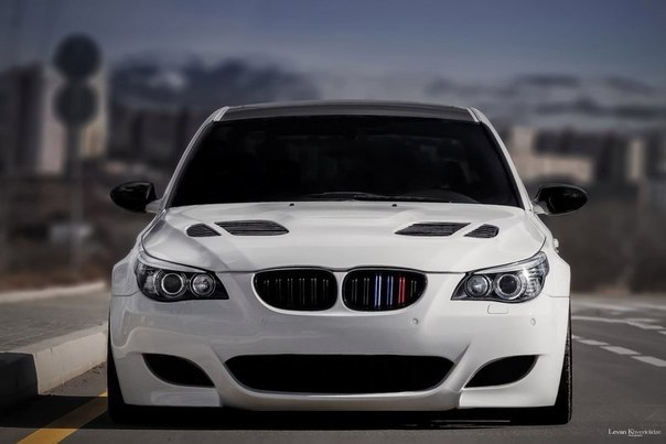 M5 (E60) - 5