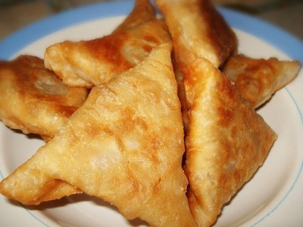 Слоёная самса с мясом. Ингредиенты: Для теста: Мука — 1 кг Вода кипяченая — 2 стакана Сливочное ...