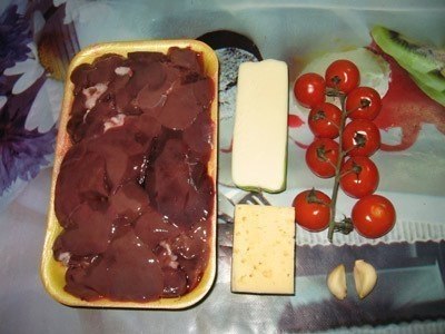Куриная печень по-итальянски. Ингредиенты: -500 гр. куриная печень -150 гр. сыр моцарелла -100 гр. ... - 2