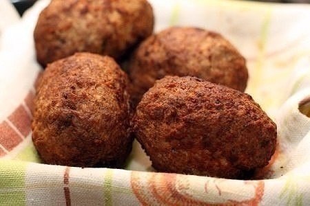 Блюдо невероятное! Очень красиво и вкусно получается! ЯЙЦА ПО-ШОТЛАНДСКИ Ингредиенты: - 7 яиц - 300 ... - 6