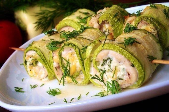 Кабачковые рулеты с курицей и творогом .на 100грамм - 42.25 ккалБ/Ж/У - ...