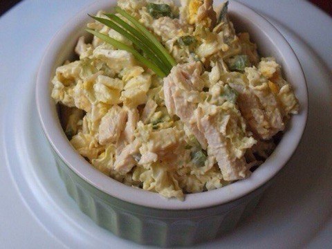Салат с курицей и пекинской капустой. .на 100грамм - 84,5 ккал Ингредиенты 300 грамм куриного филе ...