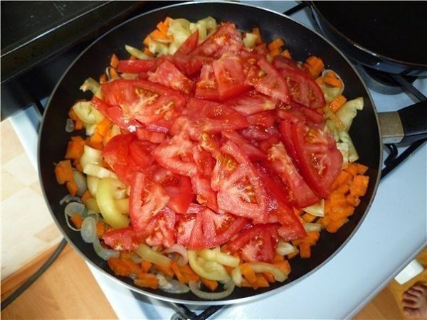 Рагу по-мексикански.Ингредиенты:Куриное филе – 500 г.Помидоры – 2-3 шт.Сладкий перец – 2-3 ... - 4