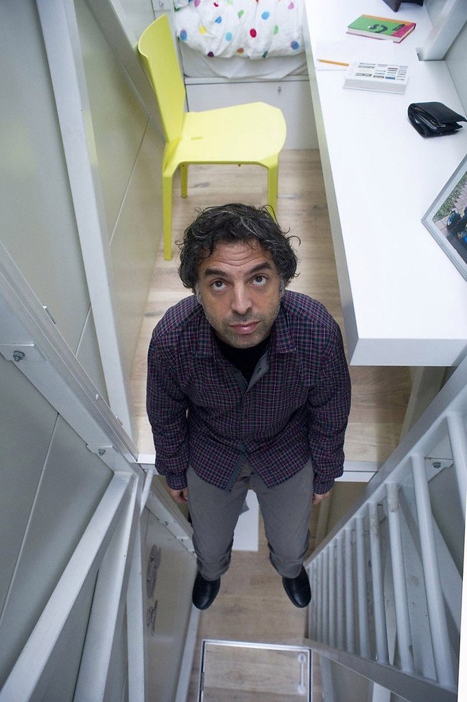        .    Keret House,   ... - 8