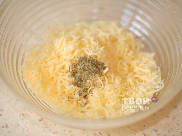Картофельная запеканка с сыром.Ингредиенты:Картофель 1 кгМасло сливочное 70 гСыр твердый 80 гТимьян ... - 2