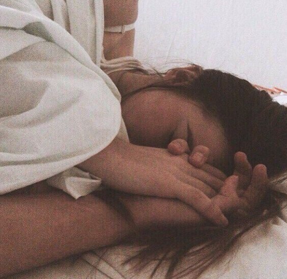 Я не жалею, что ушла в тебя с головой.если любить, то отдаваться человеку полностью