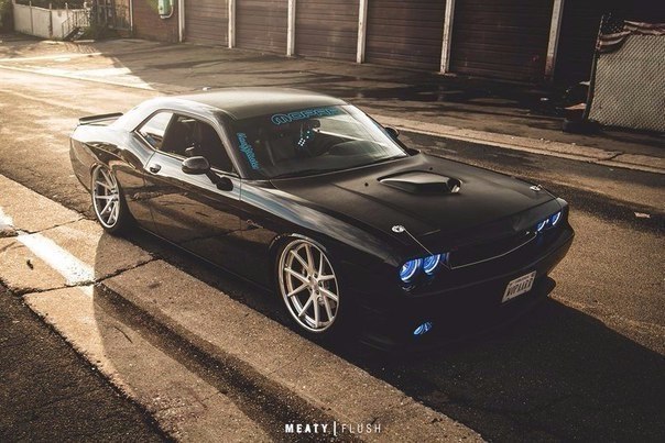 DODGE CHALLENGER