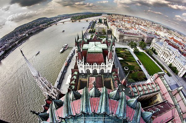 Снимки Будапешта, ради которых автор рисковал жизнью. Венгерский фотограф Тамаш Рижави по-настоящему ...