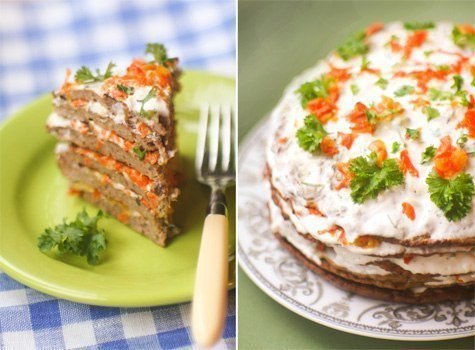 Печеночный торт со сметанным соусом .600 г печени200 г лука200 г моркови100 г муки100 мл молока2 ...