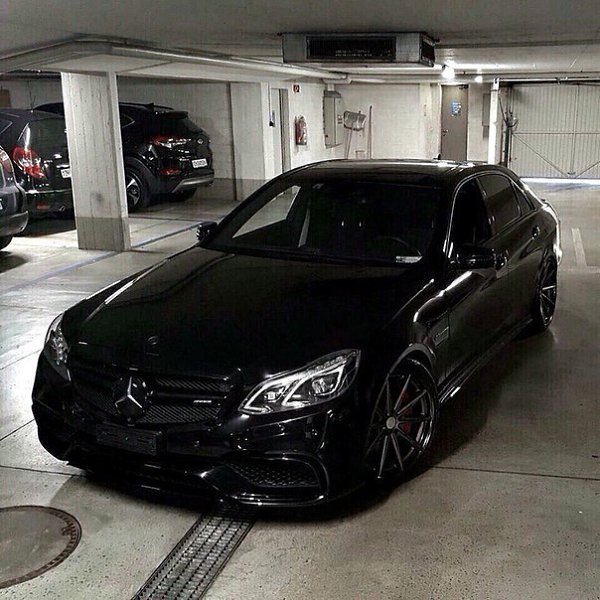 Mercedes-Benz E63 AMG