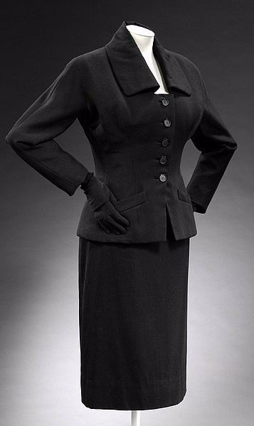 Dior   . 1940-50- . #vintage@https://fs-play.com/away?to=/sl/XE2