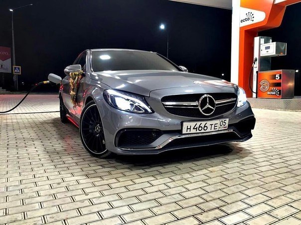 Mercedes-AMG C63