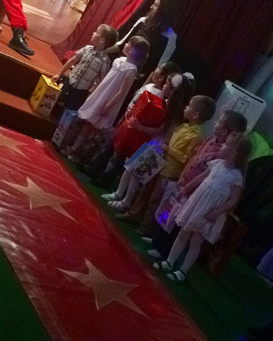 Как мало нужно им для счастья ))) Такие детки ... . #отдых #деньрождения #днирождениянекончаются ...