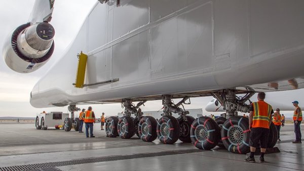 Представлен самолет Stratolaunch для орбитальных запусков.Самый большой в мире самолёт Stratolaunch ... - 3