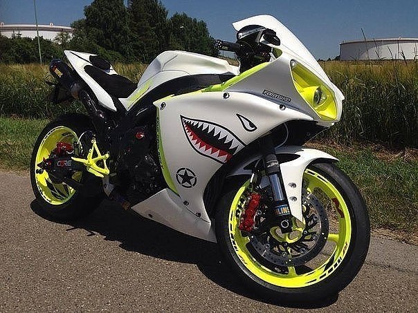 Yamaha YZF-R1