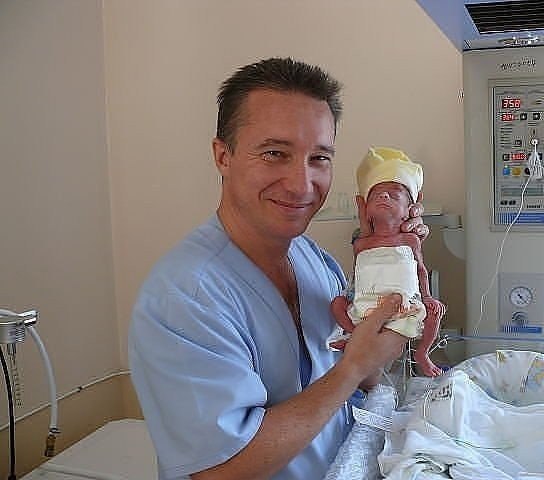 Я преклоняюсь перед врачами, которые спасают жизни малышам и выхаживают таких крох... Спасибо Вам ...