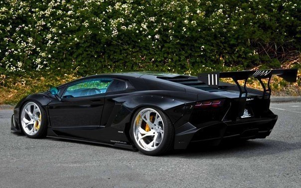 Lamborghini Aventador by Liberty Walk