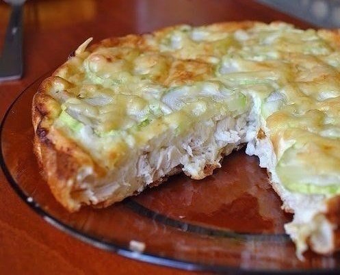 Лёгкий куриный пирог.Ингредиенты:Вареное куриное филе — 300 гМука — 50 гЯйцо (некрупное) — 2 ...