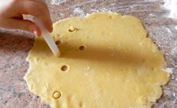 ЛЕГКИЕ СЫРНЫЕ КРЕКЕРЫ. Ммм...вкуснейшая закуска Ингредиенты: 100 гр. сливочного масла; 100 гр. ... - 4