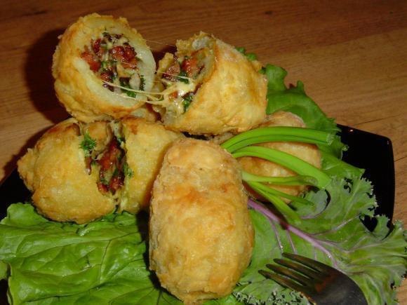Картофель с начинкой. Картофель, всеми любимый, а с начиночкой - просто вкуснейший, с хрустящей ...