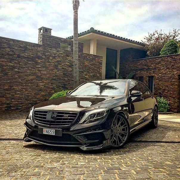 Brabus Rocket 900