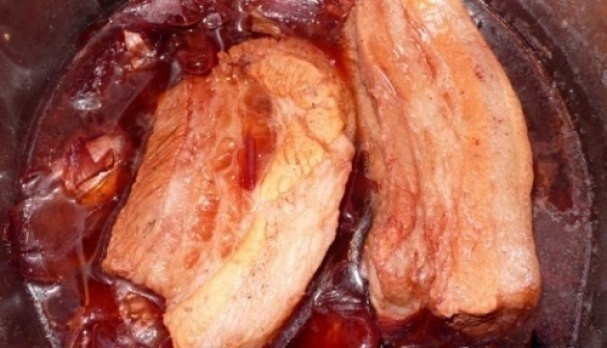 Сало в луковой шелухе.Это пикантное блюдо разнообразит ваш стол с мясными закусками, порадует своим ... - 5