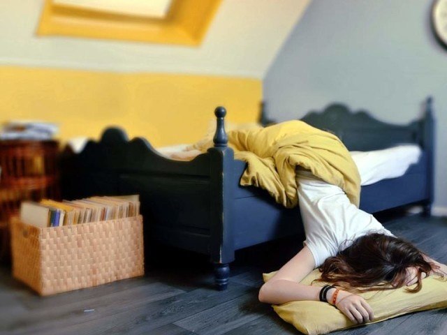 ,  !!! ... - ...  - ......  - .....  - ......  - ...