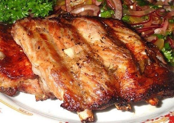 РЕБРЫШКИ СВИНЫЕ ИЗ ДУХОВОЧКИ.Ингредиенты:-ребра свиные 1 кг-масло растительное 50мл-паста томатная 2 ...