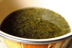 Холодник со щавелем по-белорусски.#летнее_меню@vk.cookingВода 2.5 л Лук зелёный 1 пучокОгурцы 2 ... - 4