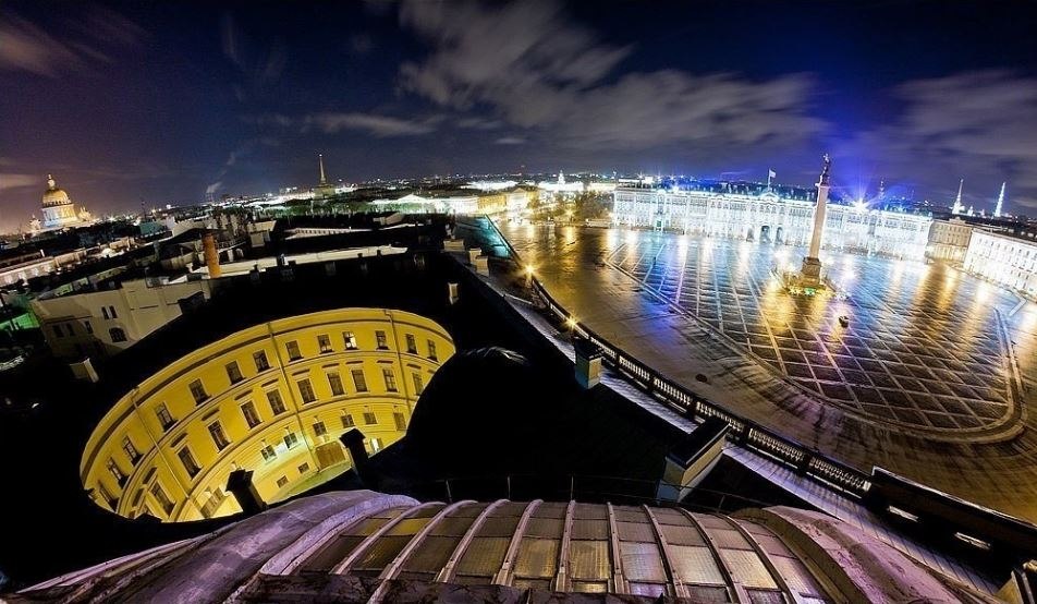 Топ-10 крыш Петербурга. Самое известное и захватывающее занятие - поход на крышу. Ниже представлен ...