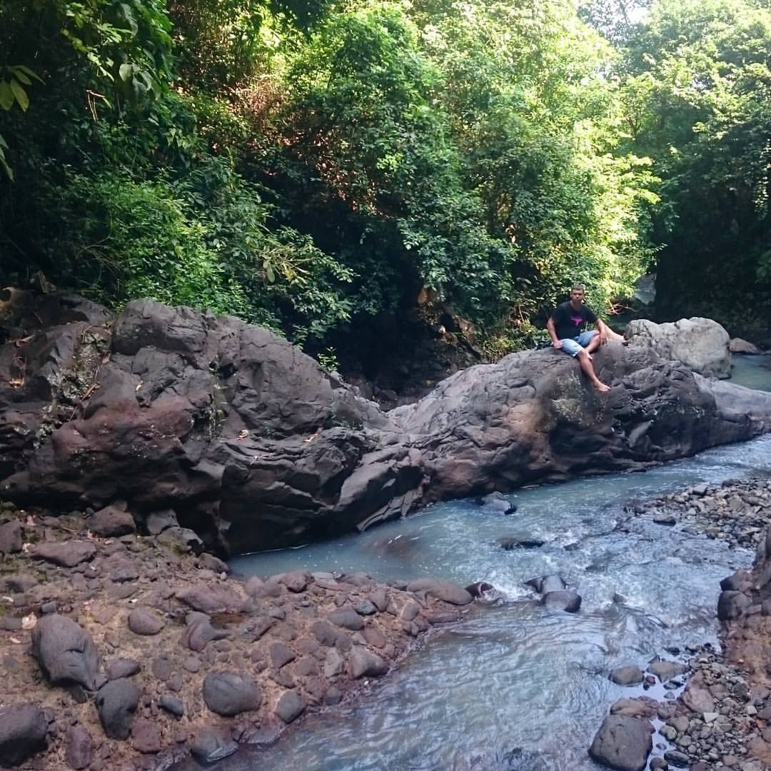   #indonesia #bali #island #mototrip #adventures #waterfall #singsing