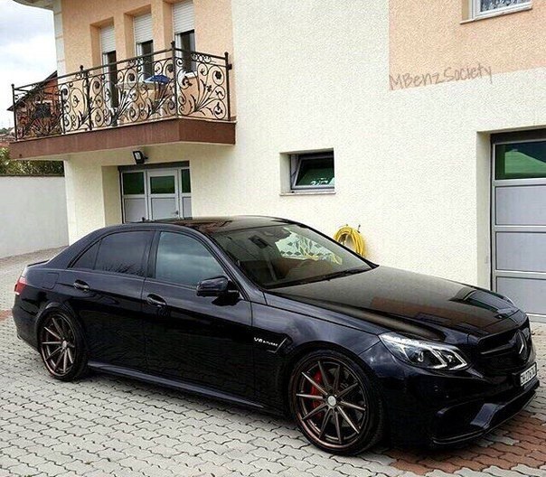 Mercedes-Benz E63 S AMG