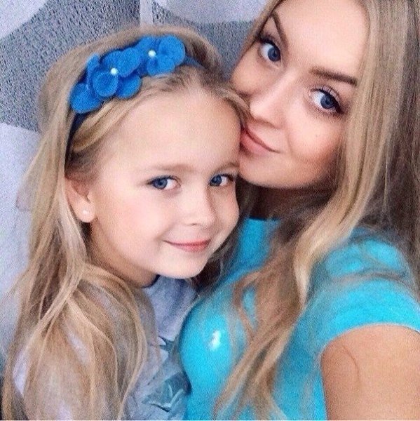 Бывает, что семья состоит только из мамы и малыша, но женщина с ребенком не может быть одинока. Она ...